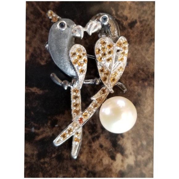 .18ct Citrine Parrots Romance Brooch 1.90" - Picture 1 of 4